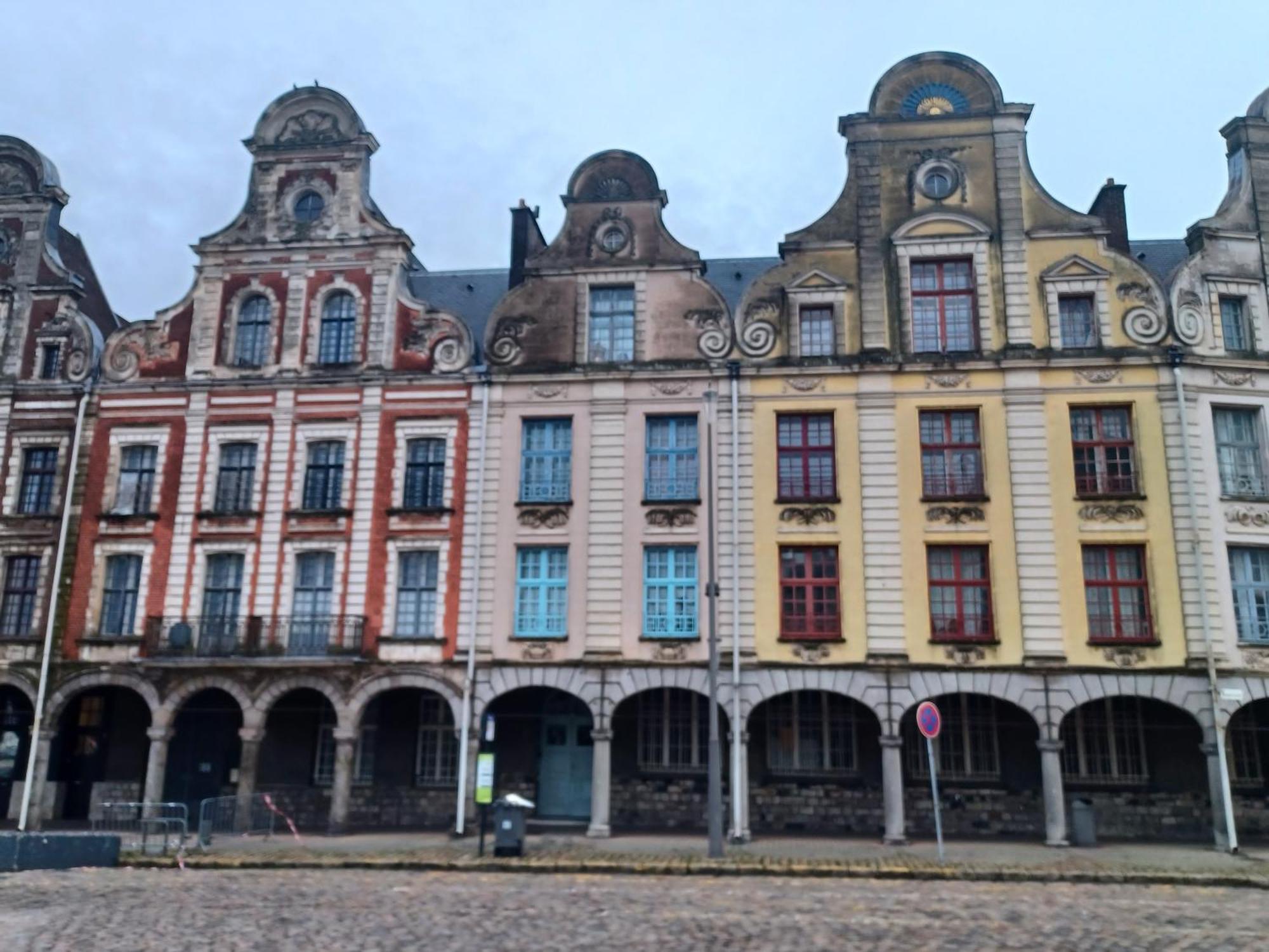 Au Coeur De La Grand Place Arras Zewnętrze zdjęcie